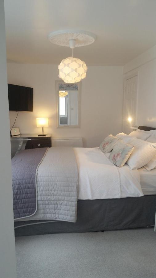 The Picture House Stylish Apartment In 포위 외부 사진
